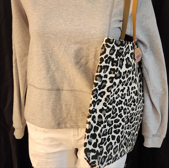 Johnny Was "Calme" NWT's "S" oversized sweatshirt - Picture 11 of 11